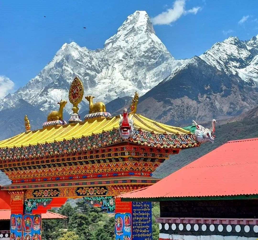 Tabochey Ridge and Amadablam Base Camp