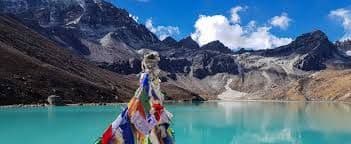 Everest and Gokyo Lakes 